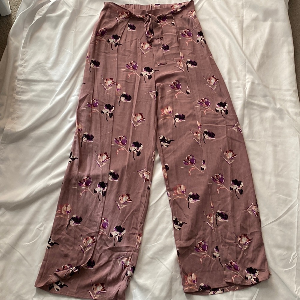 Wide leg lavender color pants size Medium